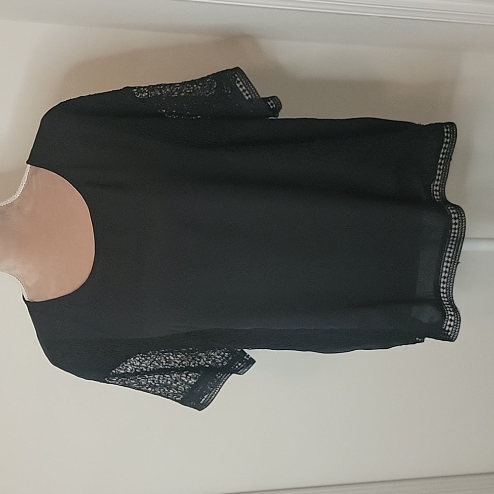 Gibson Size XL Black with Black Lace Top. Scoop Neck, Boxy Style, Lace Sleeves